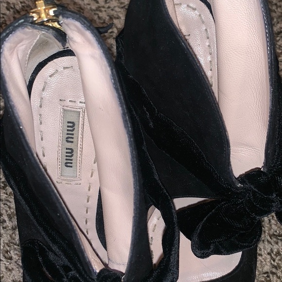 Miu Miu Black Suede Bow Heels Size 39.5 - Picture 6 of 7